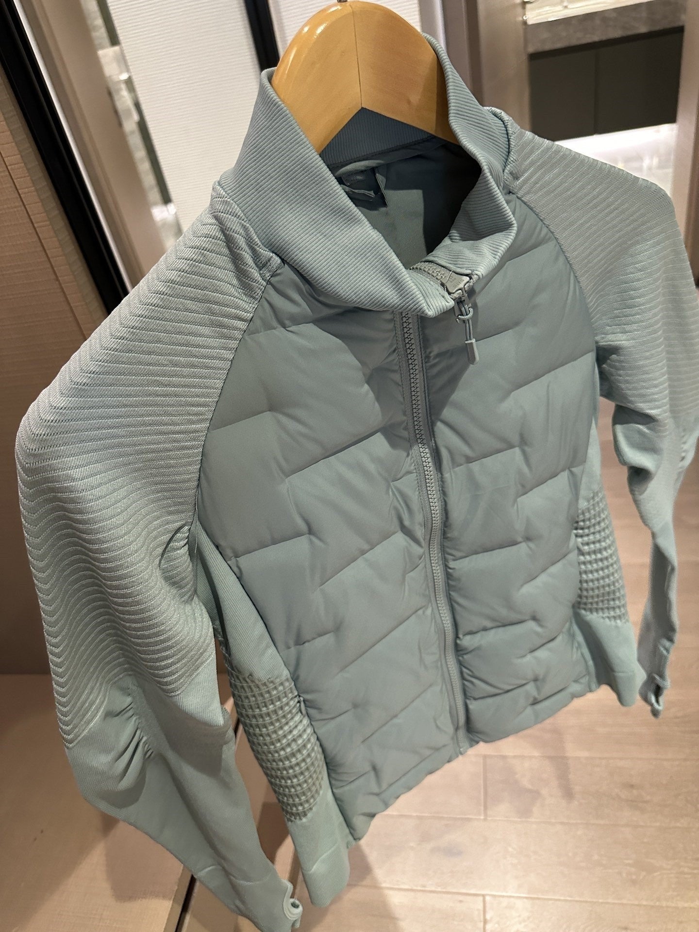 Light weight Zip-Up Down Jacket