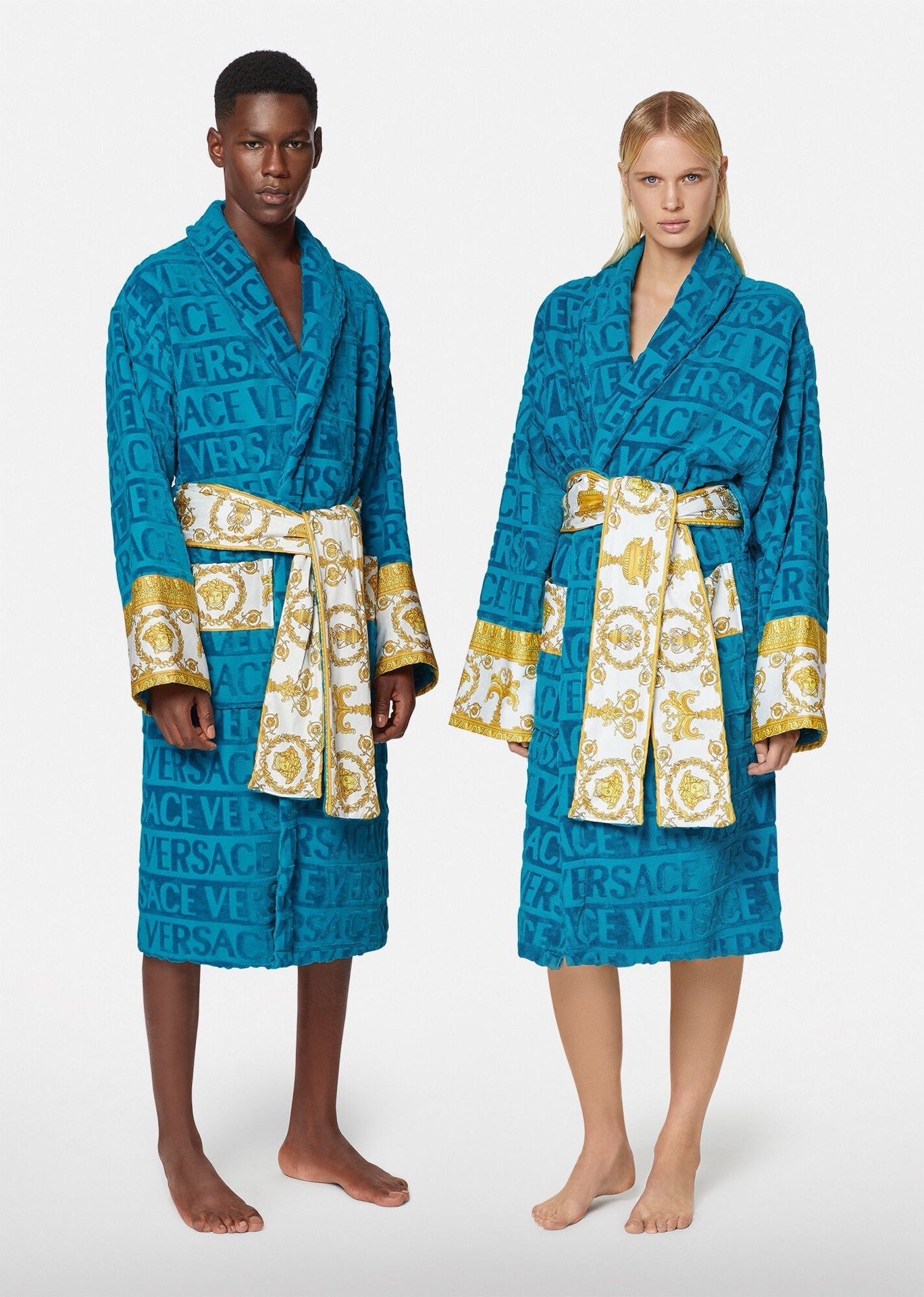 V-Bathrobe