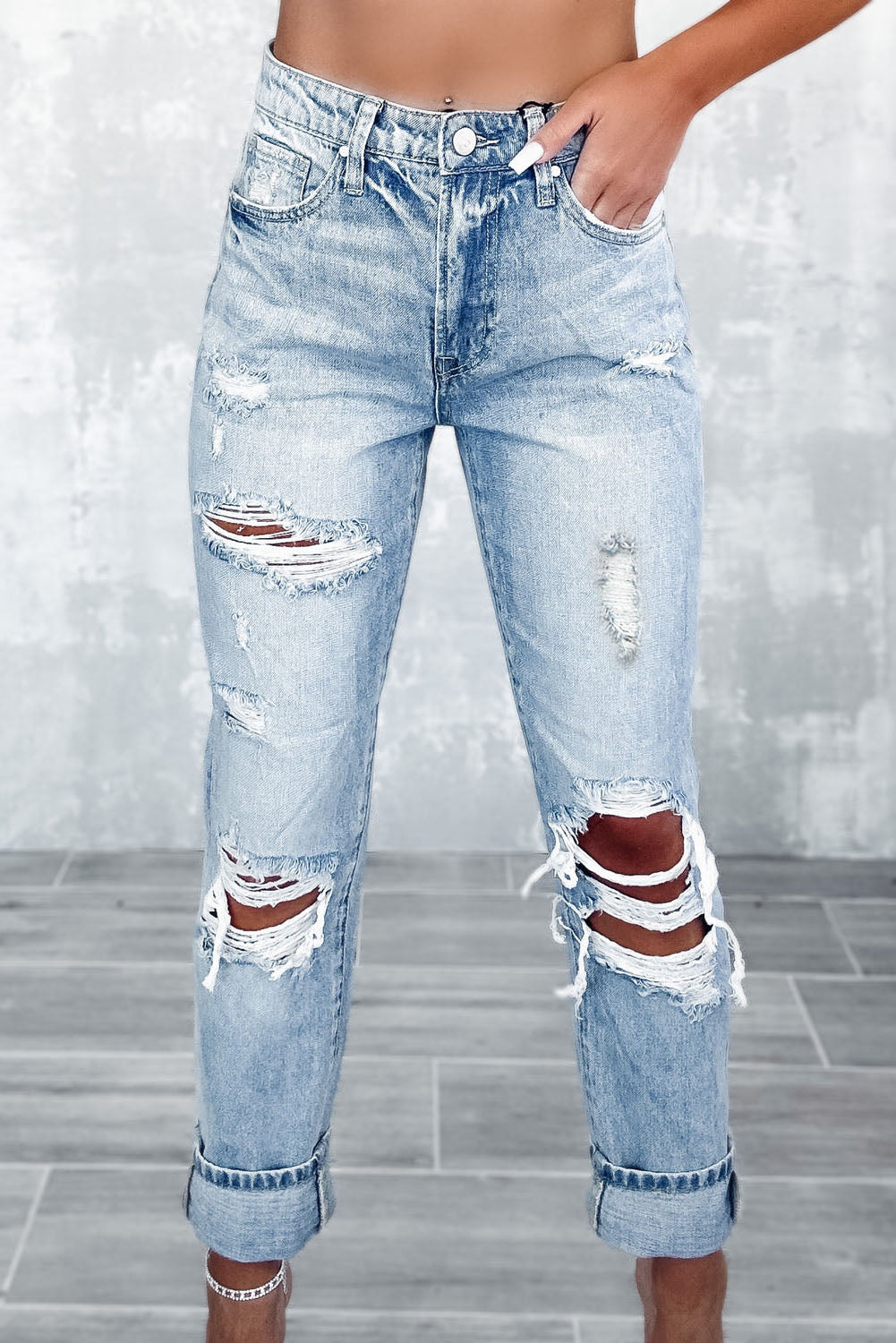 Light Wash Frayed Slim Fit High Waist Jeans